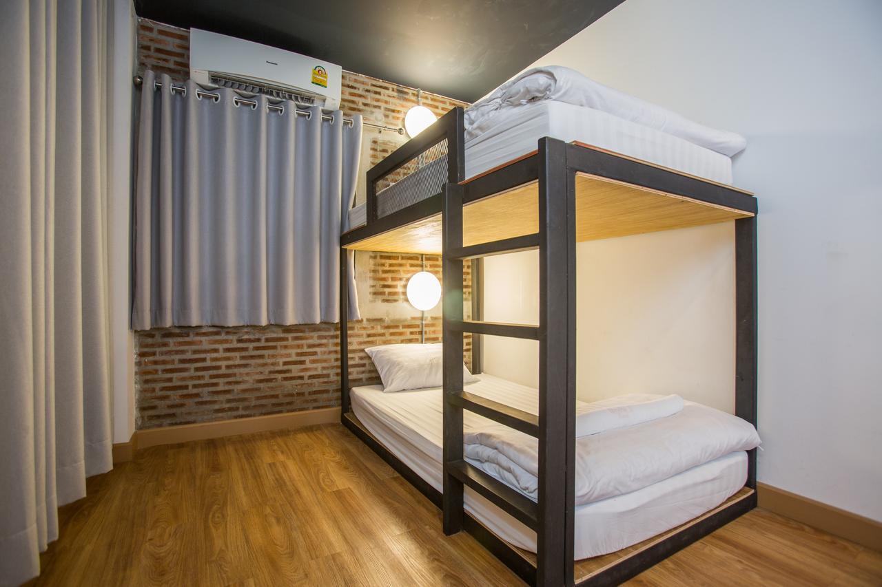 Give Me 5 Hostel Chiang Mai Ngoại thất bức ảnh